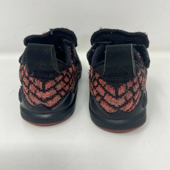 Nike Boys Lebron 17 BQ3177-006 Sneaker Shoes  4 C - Picture 6 of 8